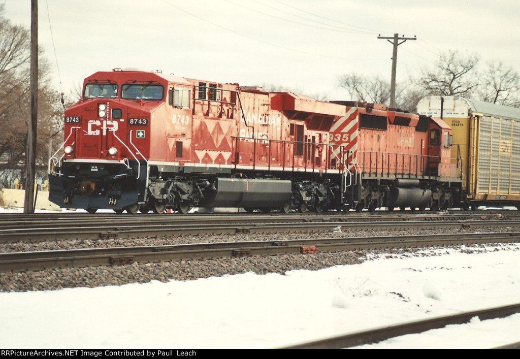 Vehicle train rolls west